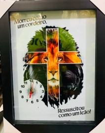 Quadro Relgio madeira com moldura e vidro individual (Morreu como um Cordeiro)