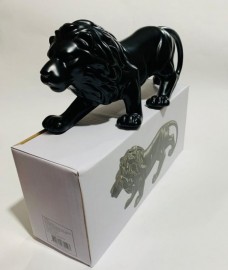 Porcelana Leão Preto, cada